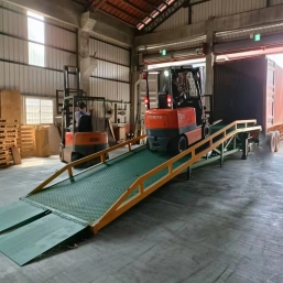 移(yí)動登車(chē)橋