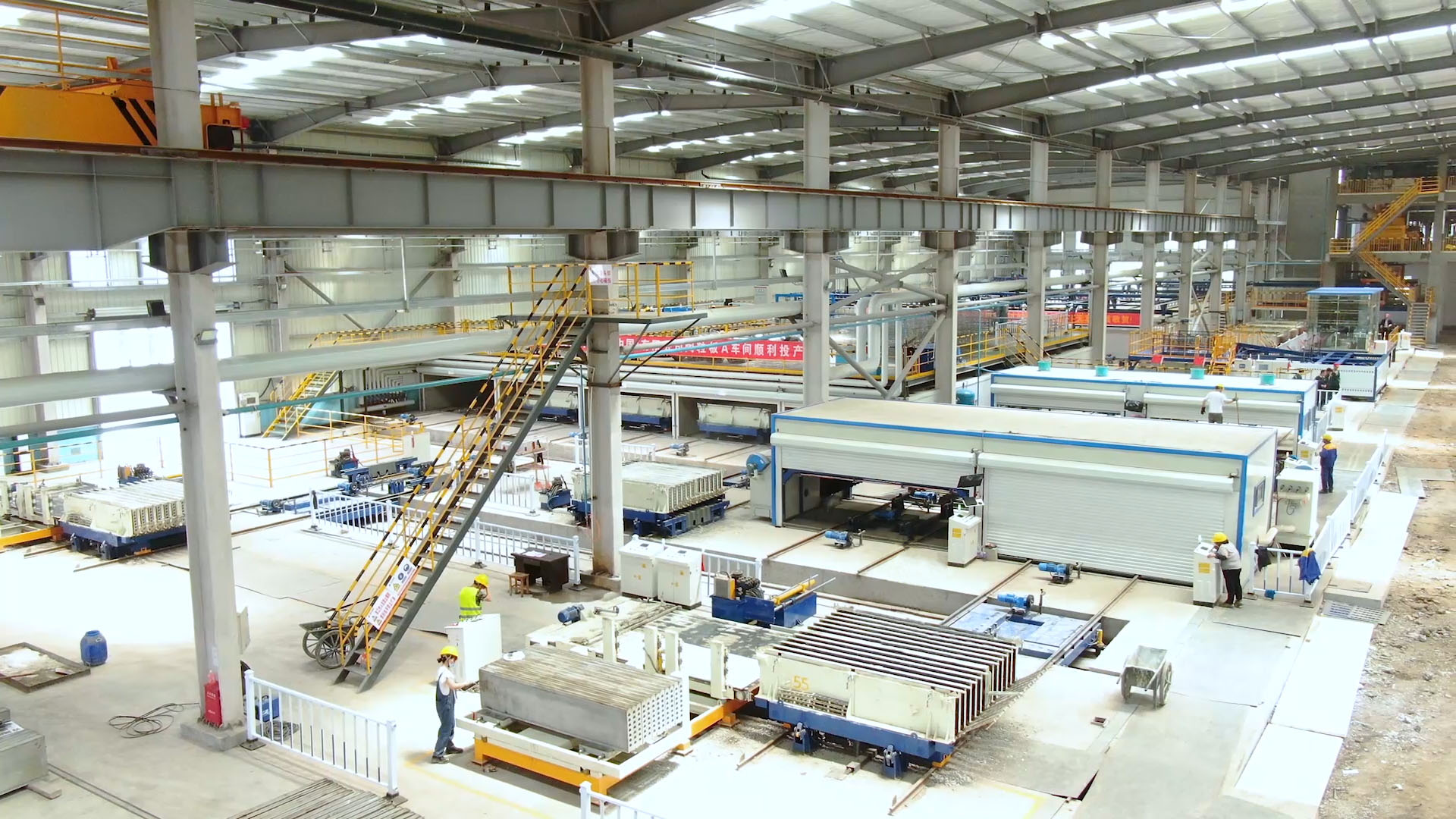 輕(qīng)質隔牆闆機(jī)設備